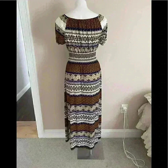 Off Shoulder Maxi Dress - Picture 7 of 8